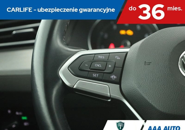 Volkswagen Passat cena 86000 przebieg: 56581, rok produkcji 2020 z Tuszyn małe 232